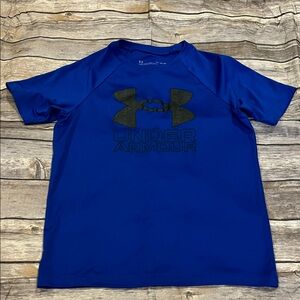 Under Armour Boys Youth Small Blue Short Sleeve Shirt with Black Logo